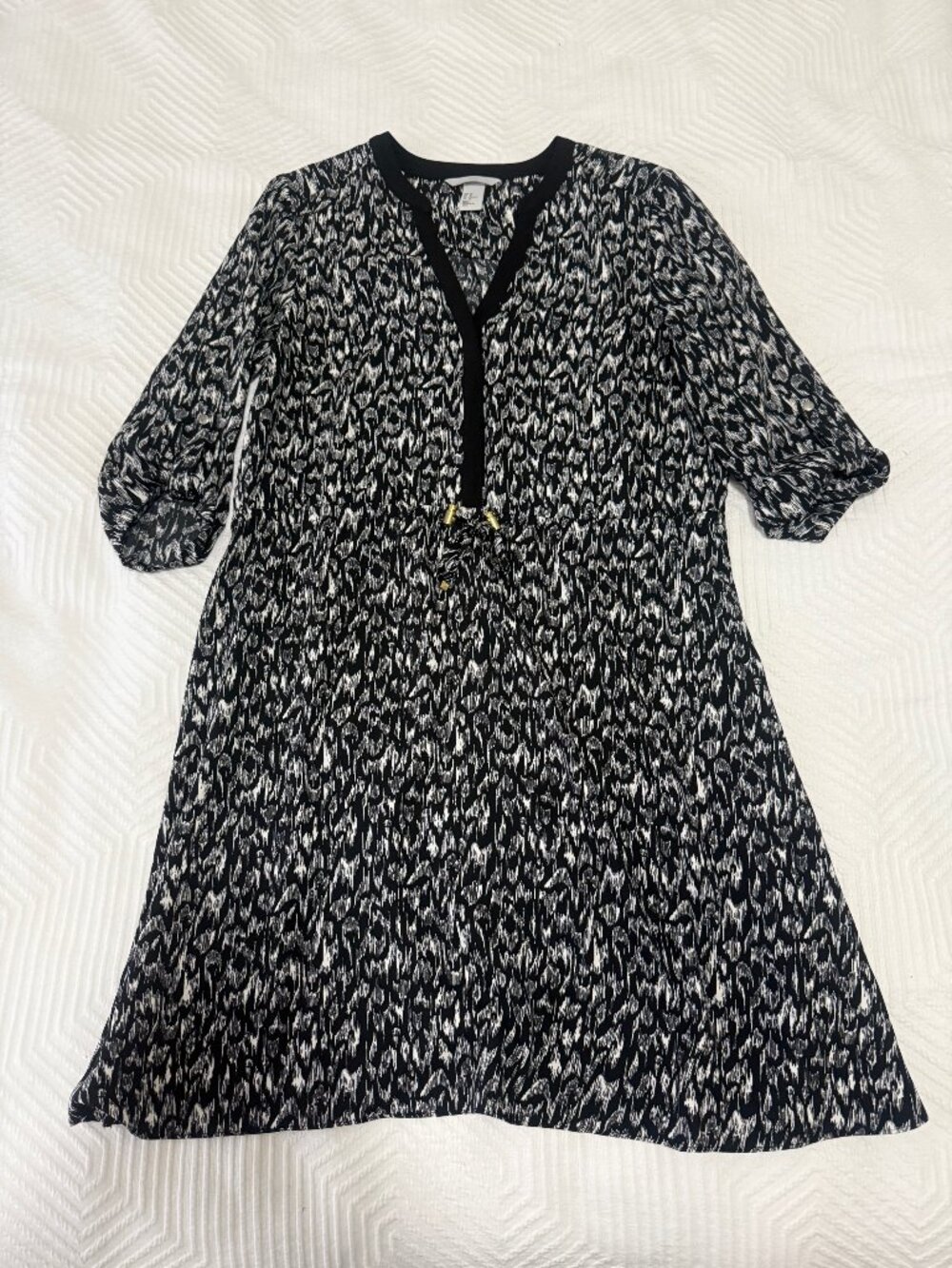 H&M Black and White 3/4 Sleeve Dress